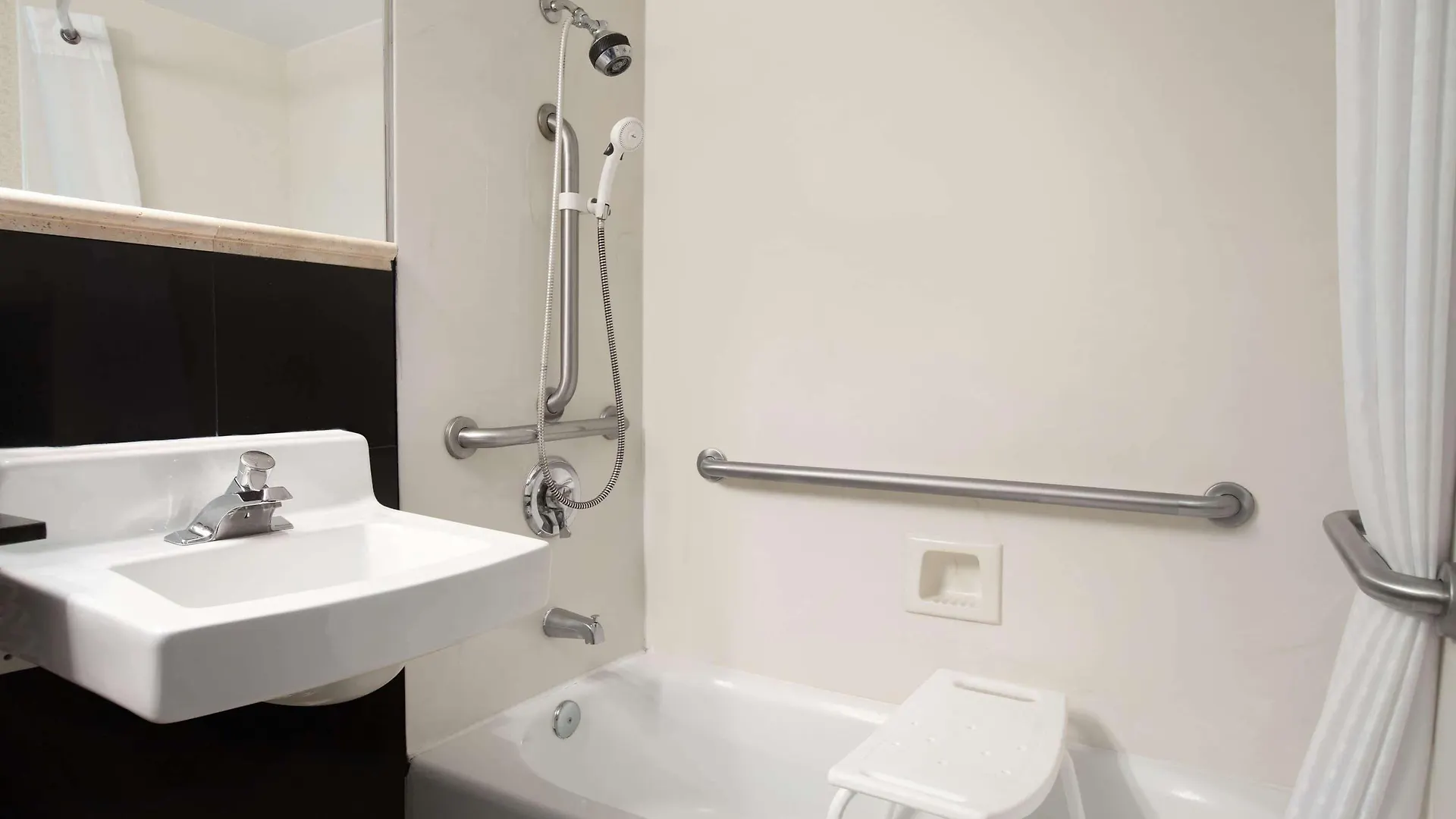 Hotel Days Inn By Wyndham Concord