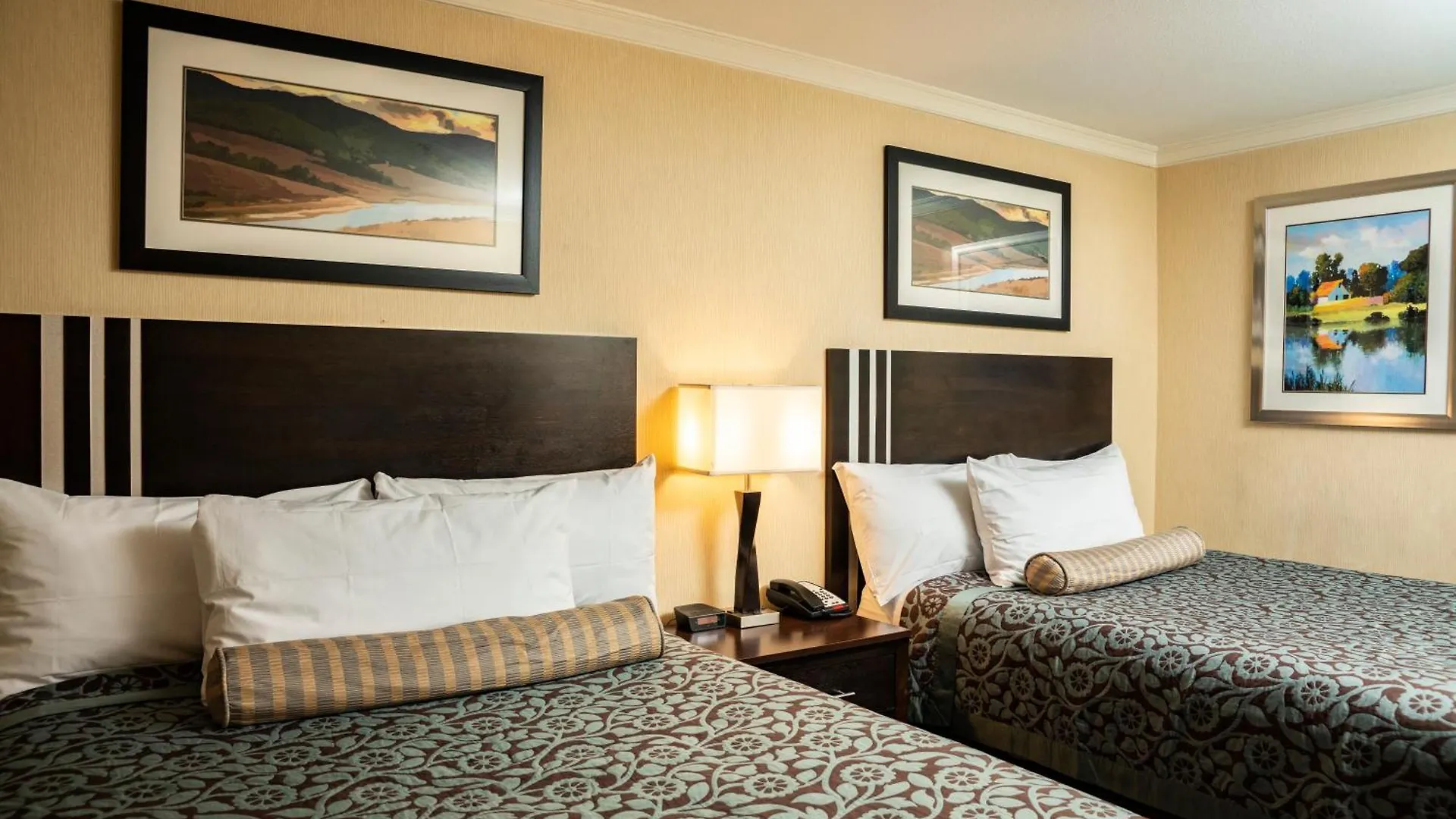 Days Inn By Wyndham Concord Hotel