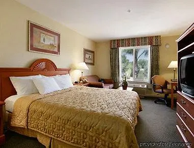 Days Inn By Wyndham Concord Hotel