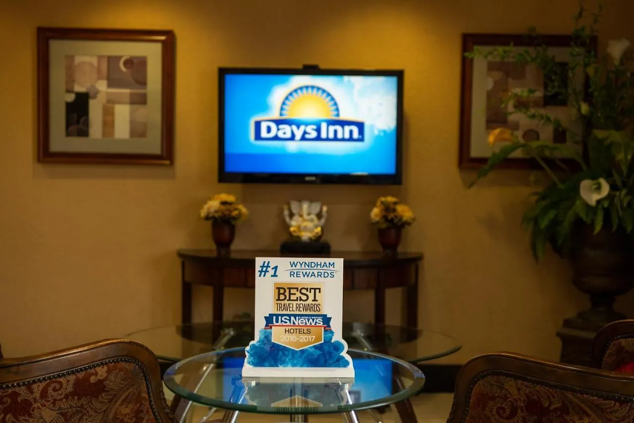 Days Inn By Wyndham Concord 2*,