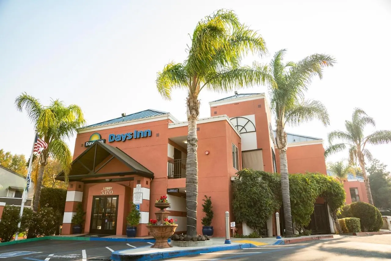 Days Inn By Wyndham Concord Hotel