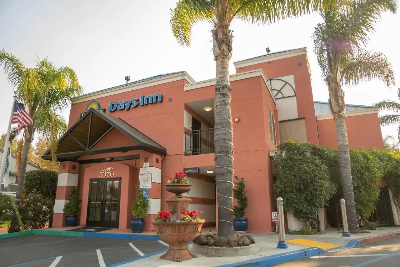 Hotel Days Inn By Wyndham Concord