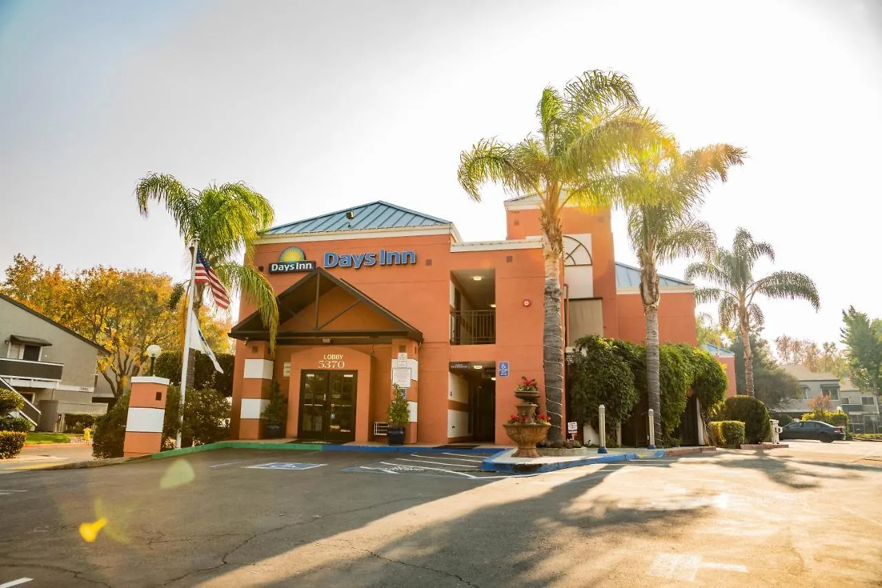 Days Inn By Wyndham Concord 2*,  United States