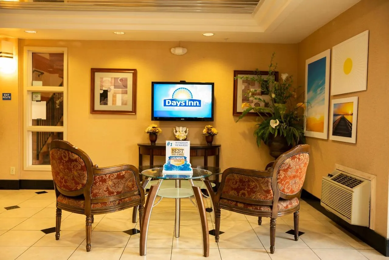 Days Inn By Wyndham Concord Hotel