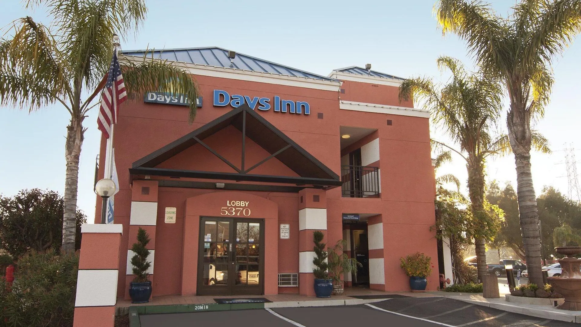 Days Inn By Wyndham Concord 2*,